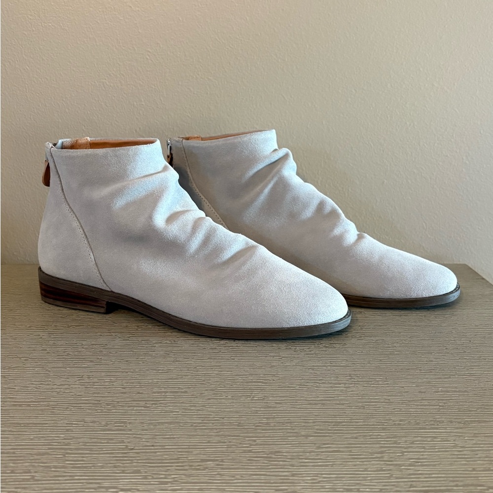 Gentle Souls by Kenneth Cole Emma Zip Boots - Gray Size 8